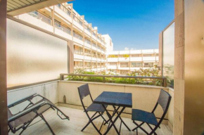 Cannes Conseil Immo, Grand Studio Terrasse Gray d'Albion area -Four-